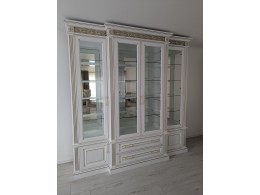 Сервант з дуба Камелія